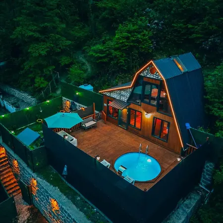 Lodge Garden Ayaz Ev